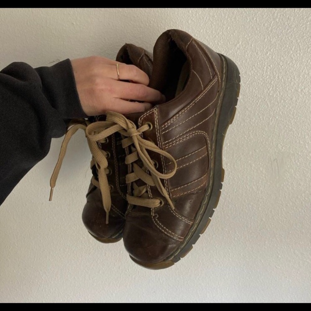 Size 6.5 brown leather shoes